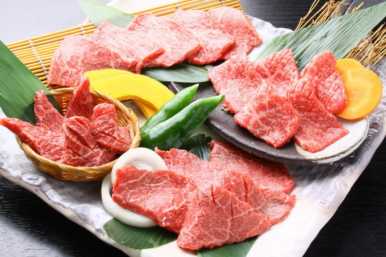 Yakiniku adalah olahan daging panggang dari Jepang, source: Tusnagu Japan