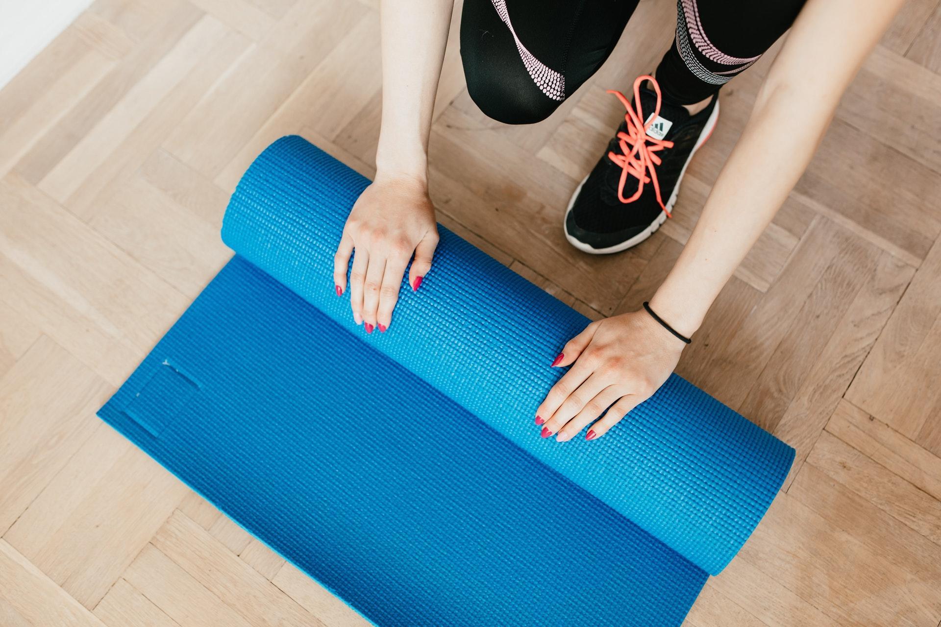 Peralatan untuk latihan yoga
