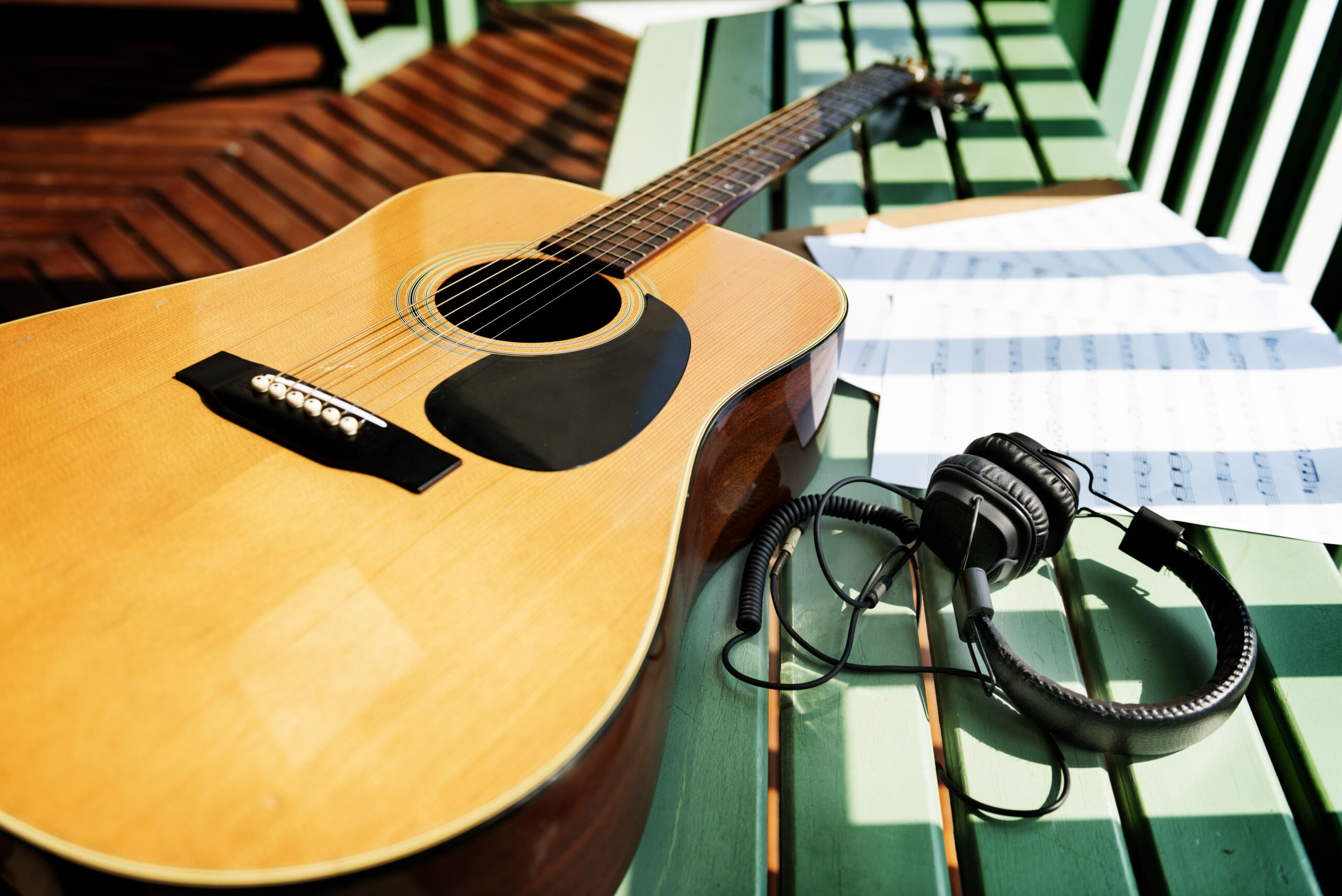 akustik gitar