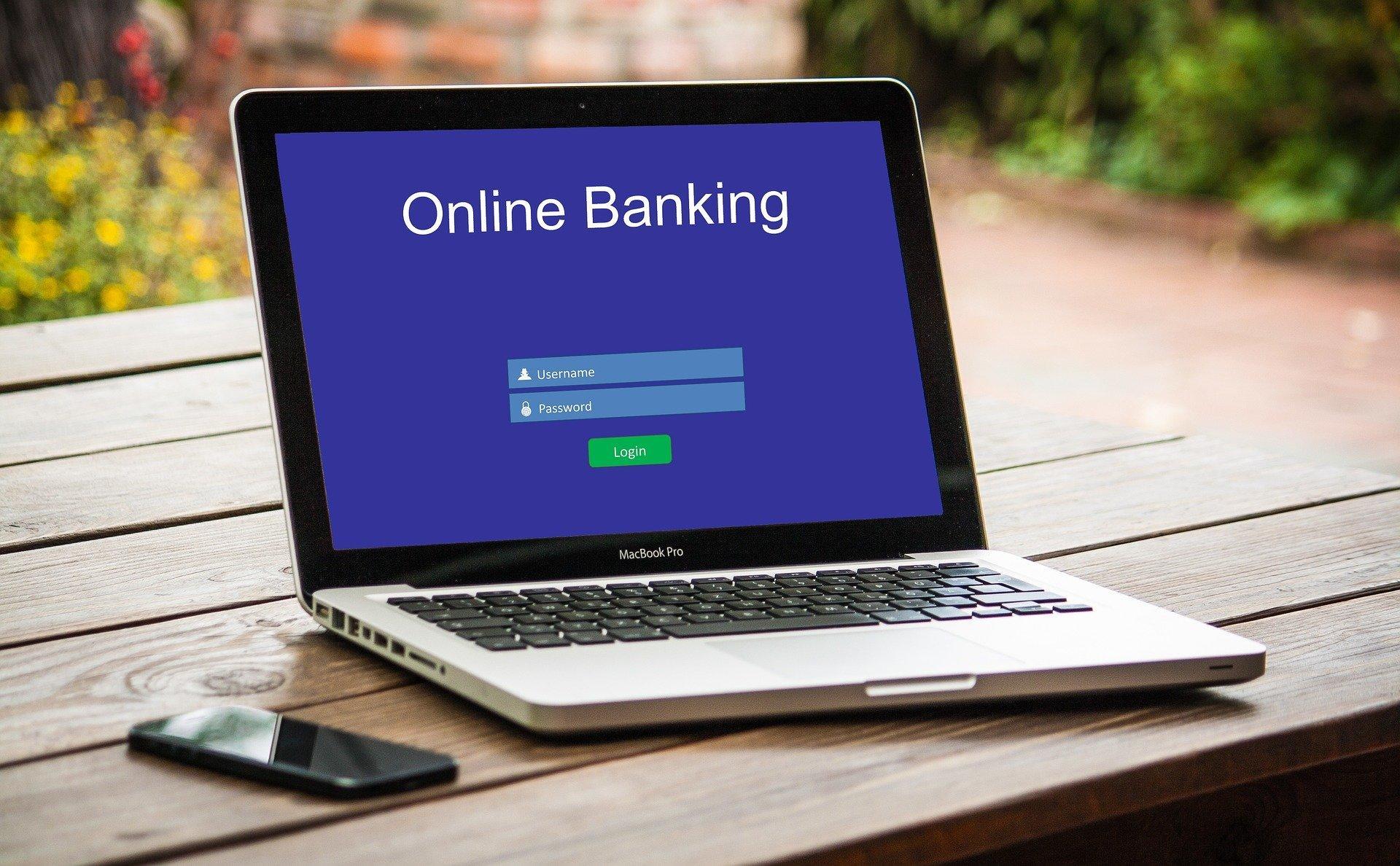 Salah satu bentuk proteksi data saat menggunakan internet adalah