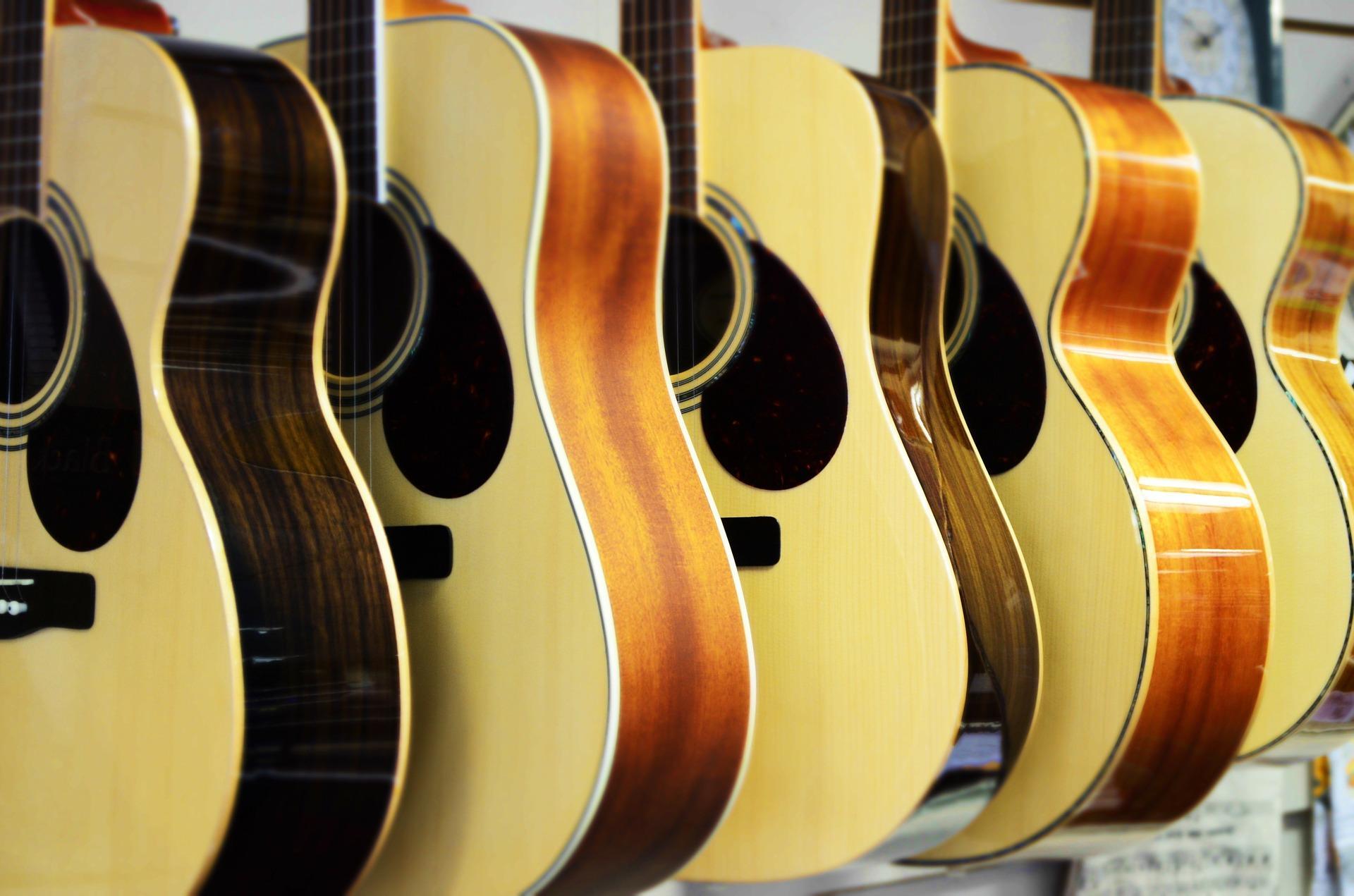 cara terbaik membeli gitar baru dengan meminta saran penjual