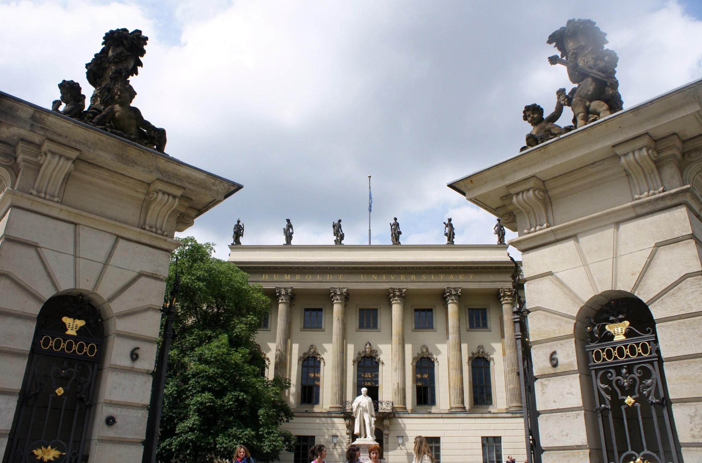 universitas hukum humbolt bekas perputakaan kerajaan