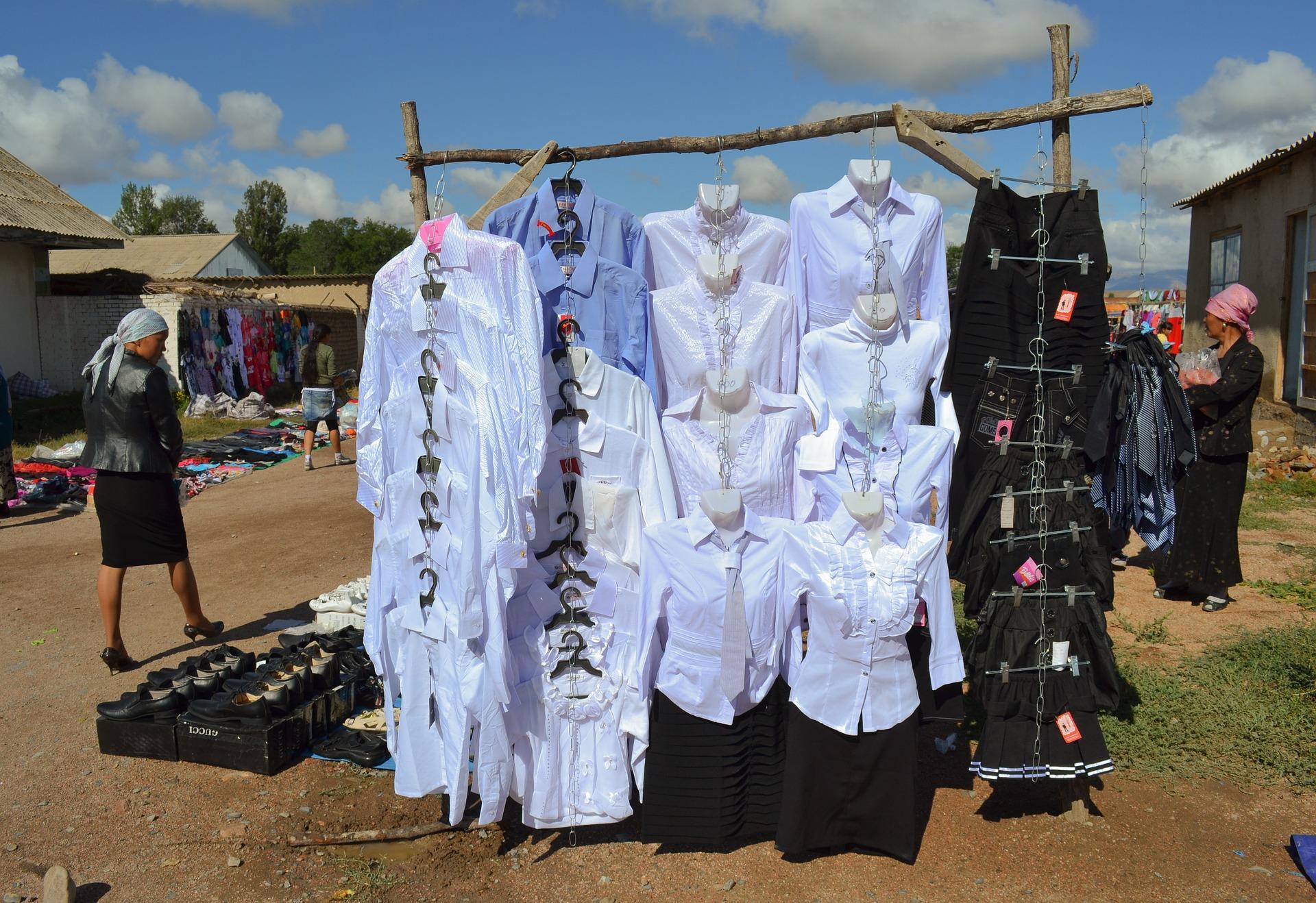 toko baju bekas kadang menjual kain murah