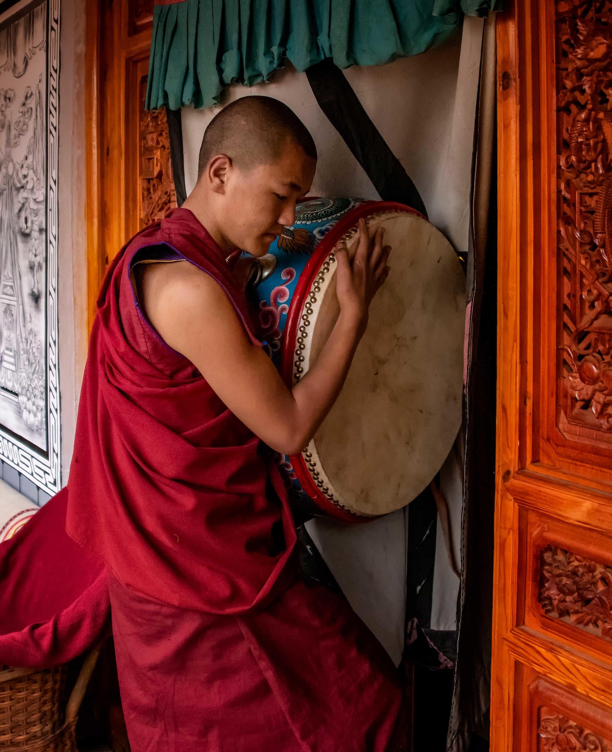 agama budha memiliki hubungan erat dengan musik drum