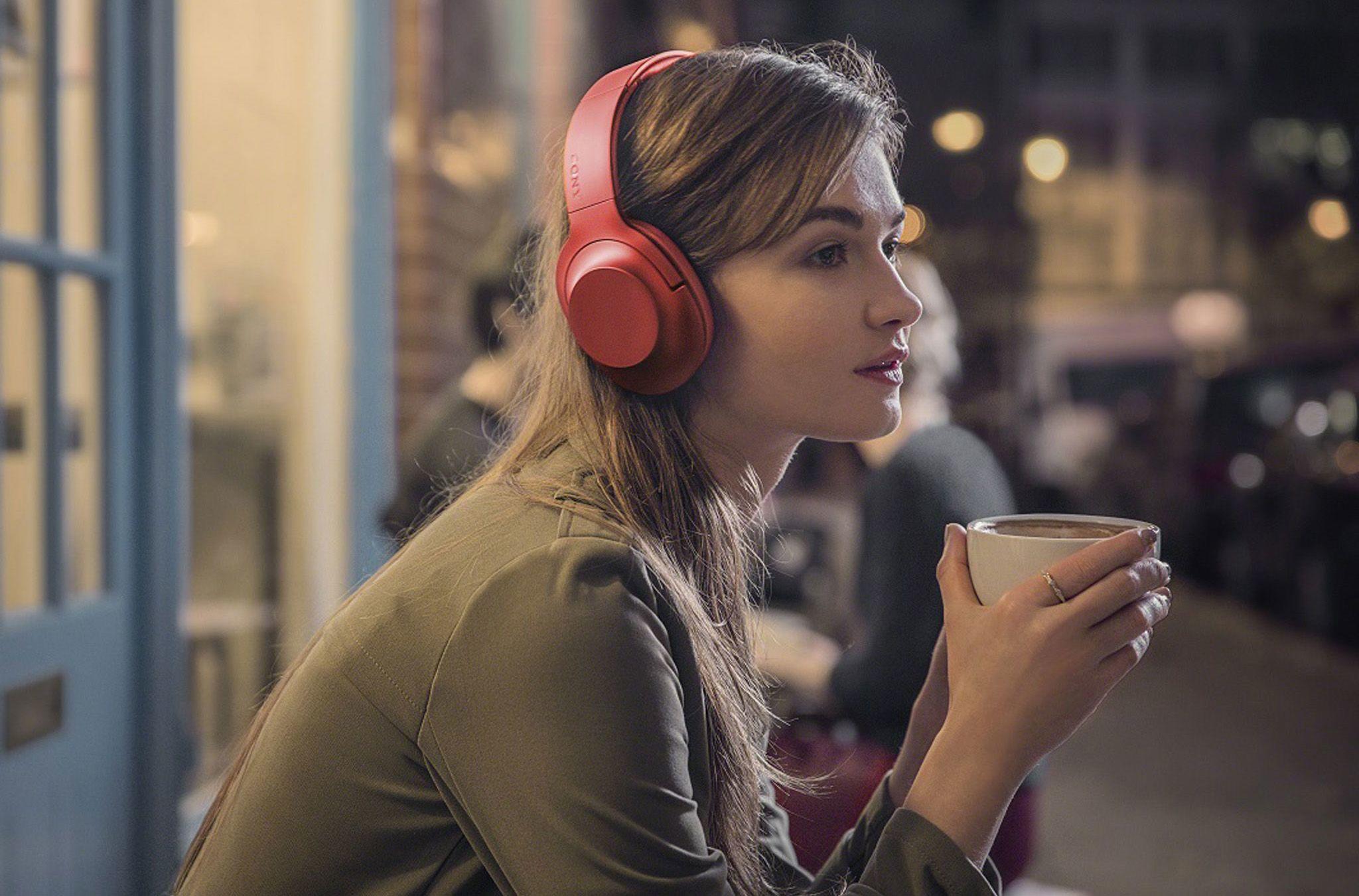 mendengarkan pembelajaran menggunakan audio