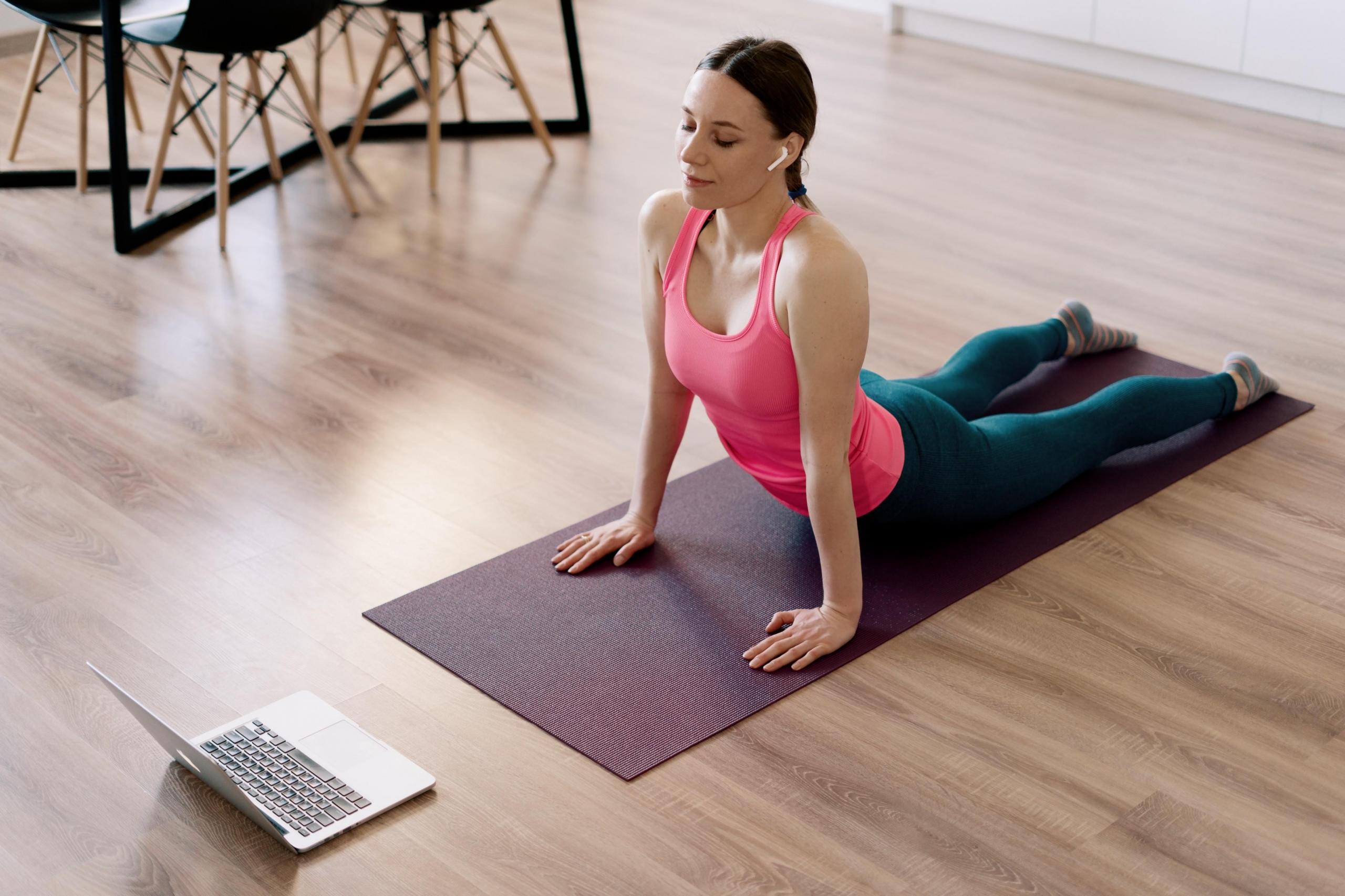 kursus yoga private secara online