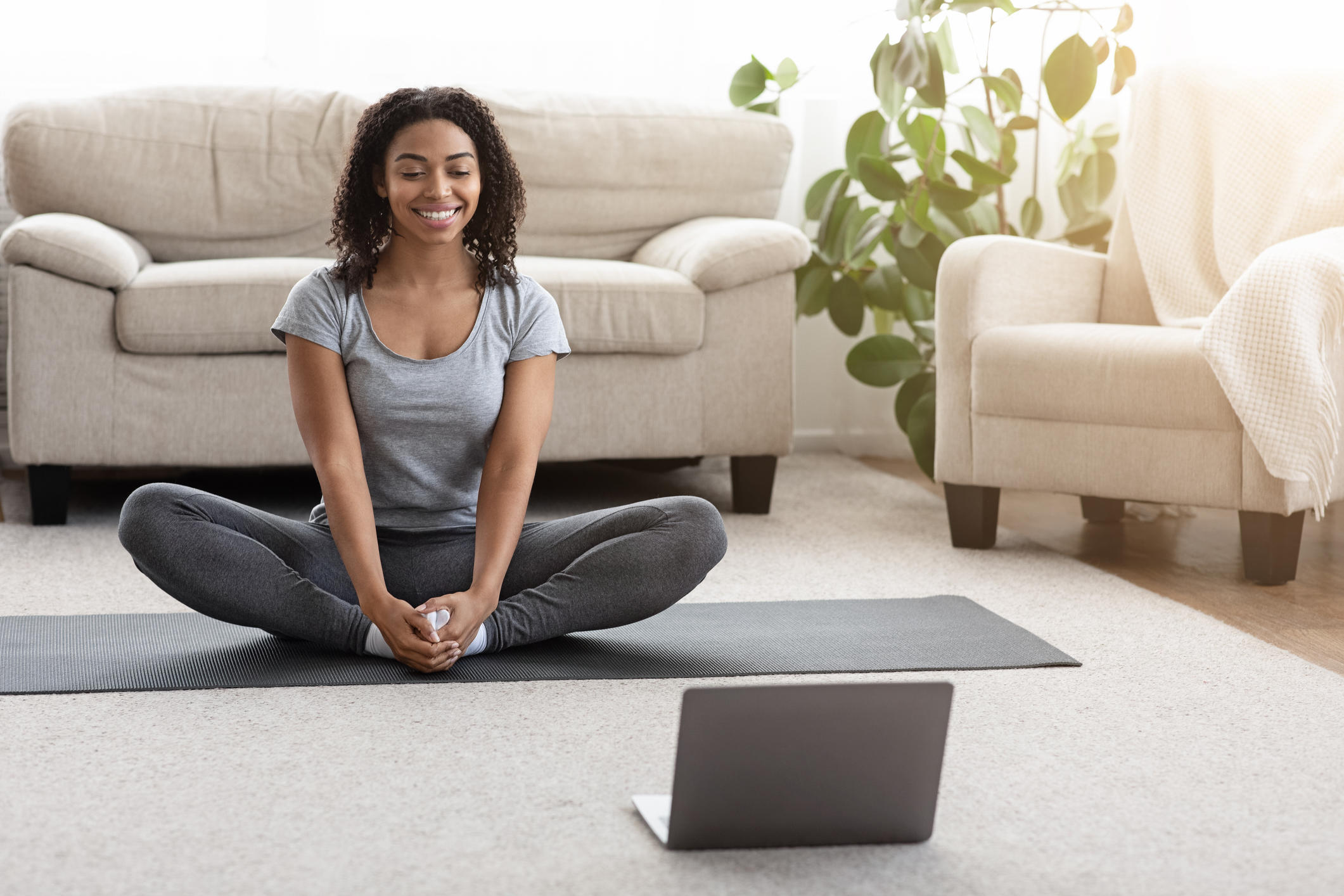 manfaat ikut kelas yoga online