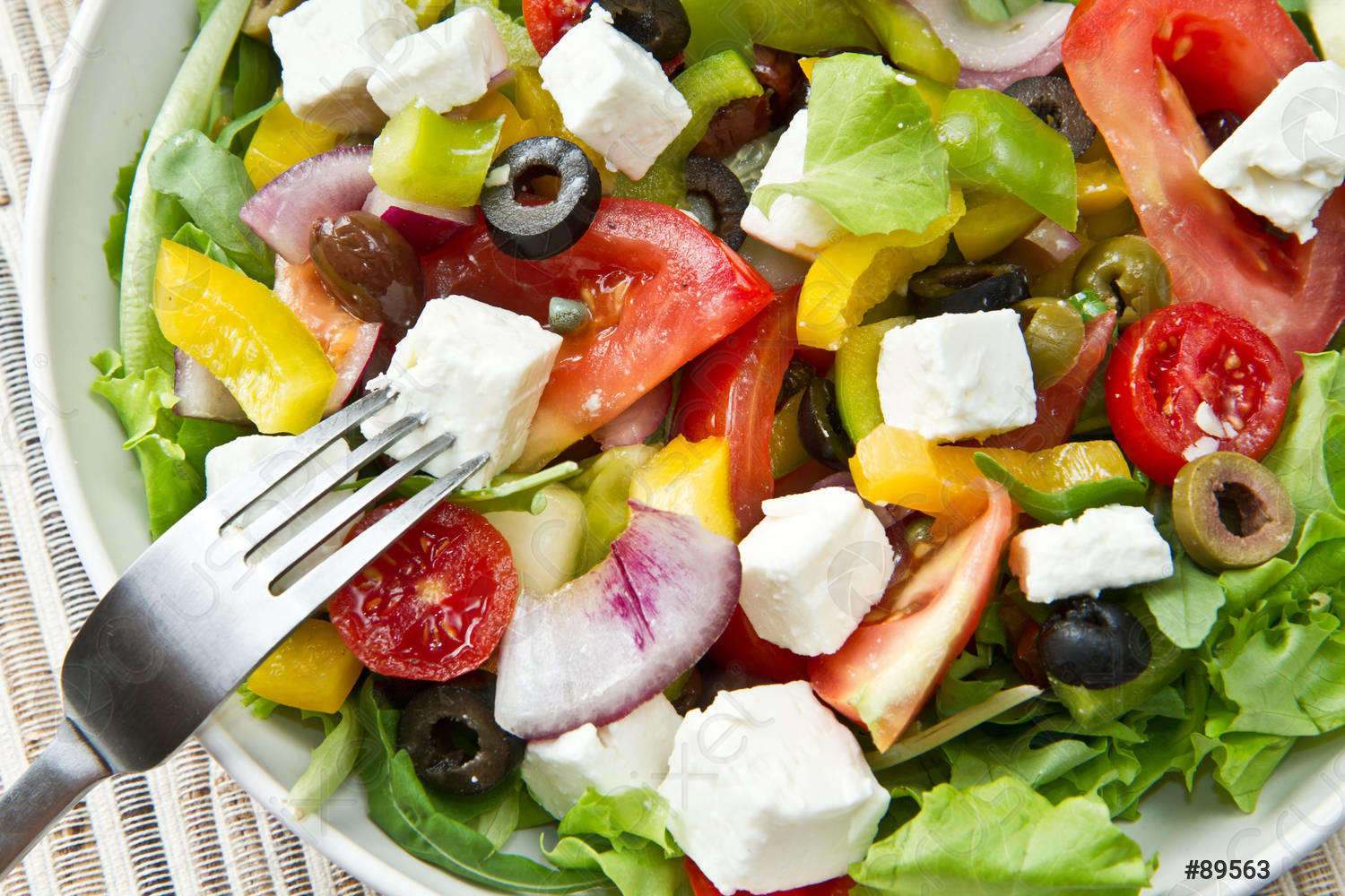 menjadi vegetarian mulai dari membuat salad