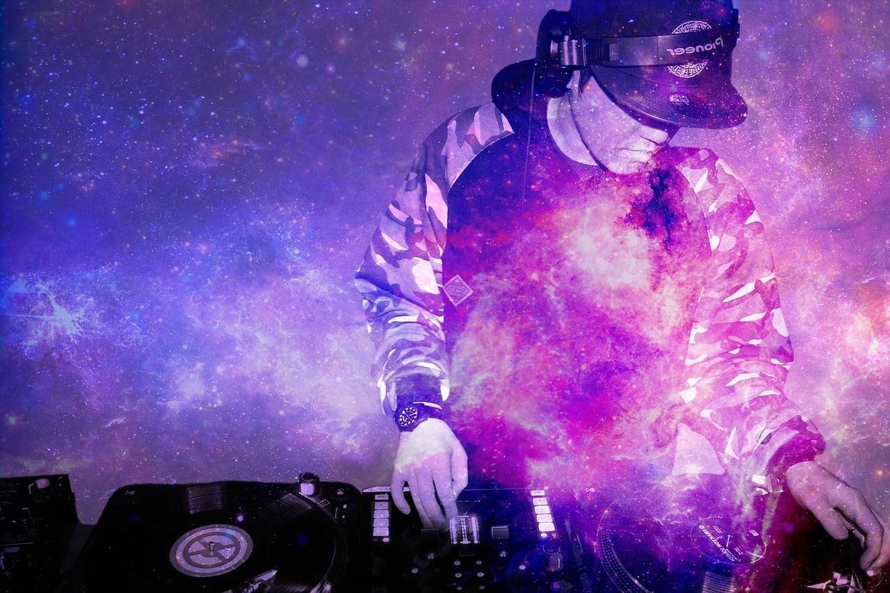 Dj pengiring lagu hip pop