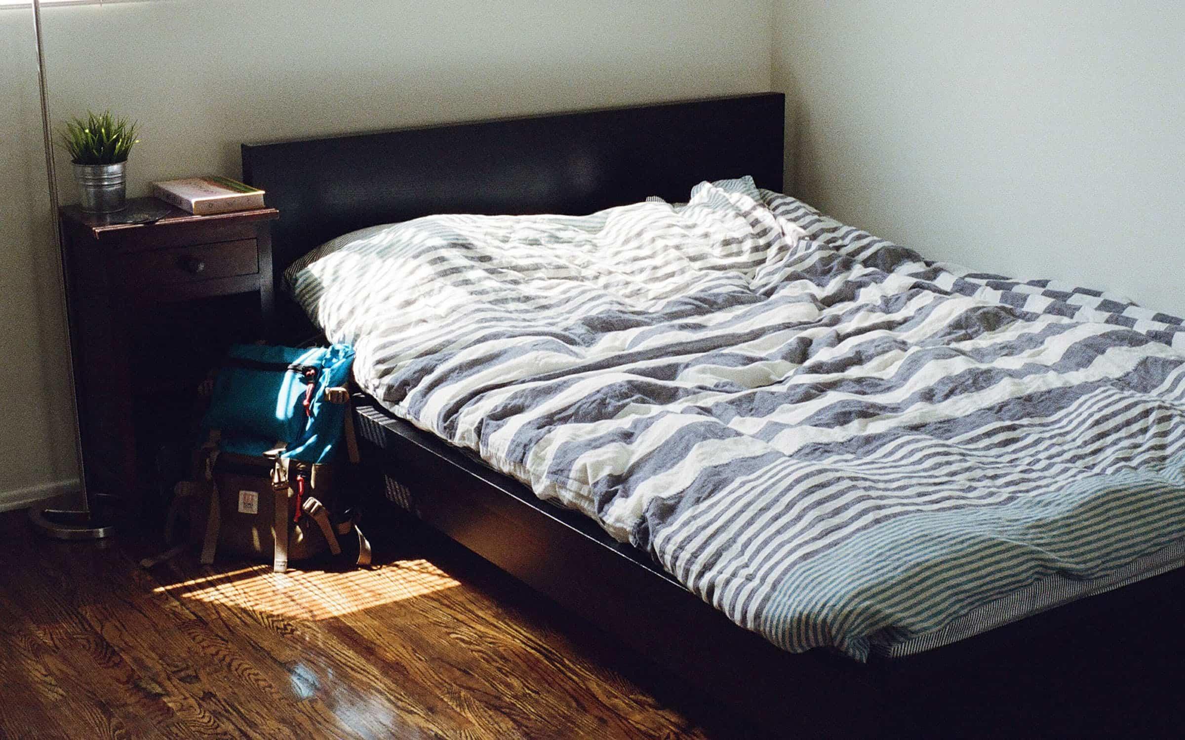 orang insomnia malas berada di ranjang