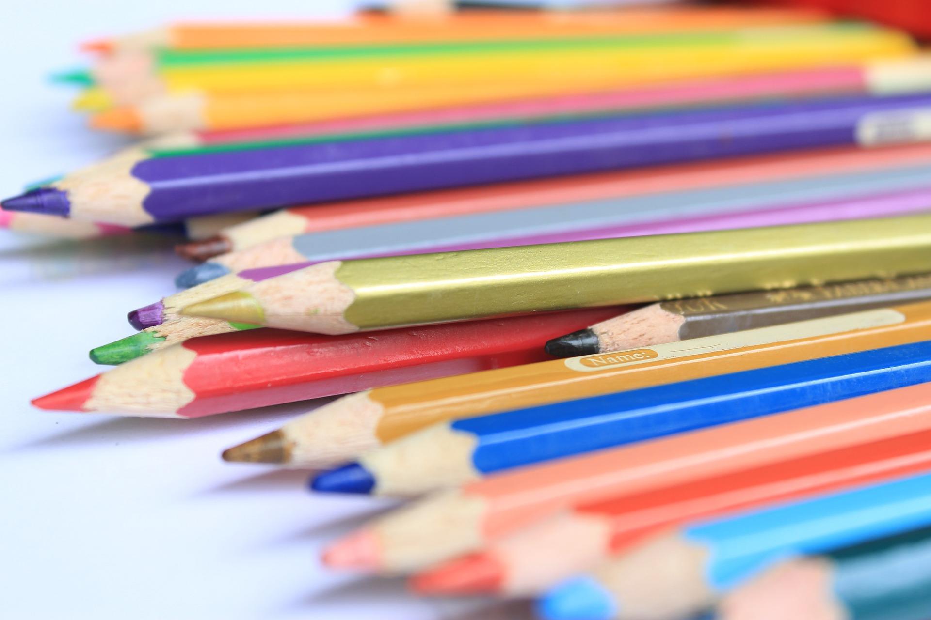 teknik menggambar dengan pensil warna