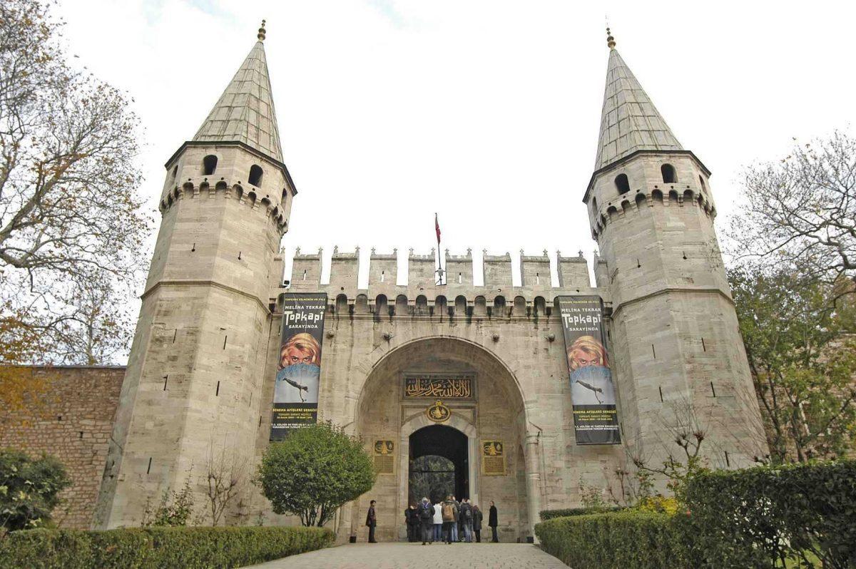 istana topkapi sangat terkenal di dunia
