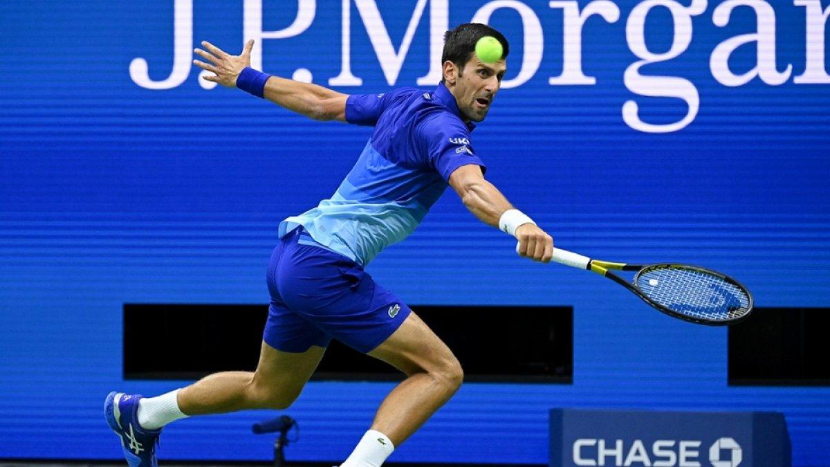 peralatan untuk bermain tenis