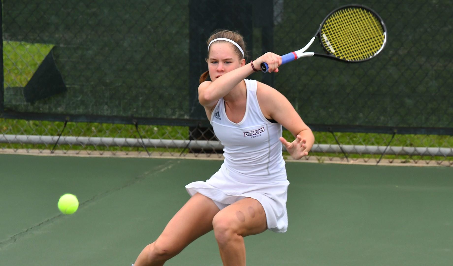 pakaian tenis yang benar