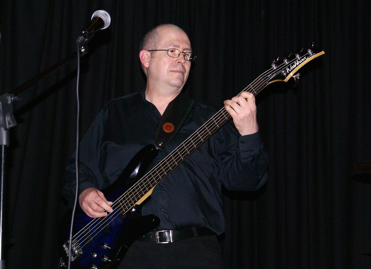 memilih jenis gitar bass