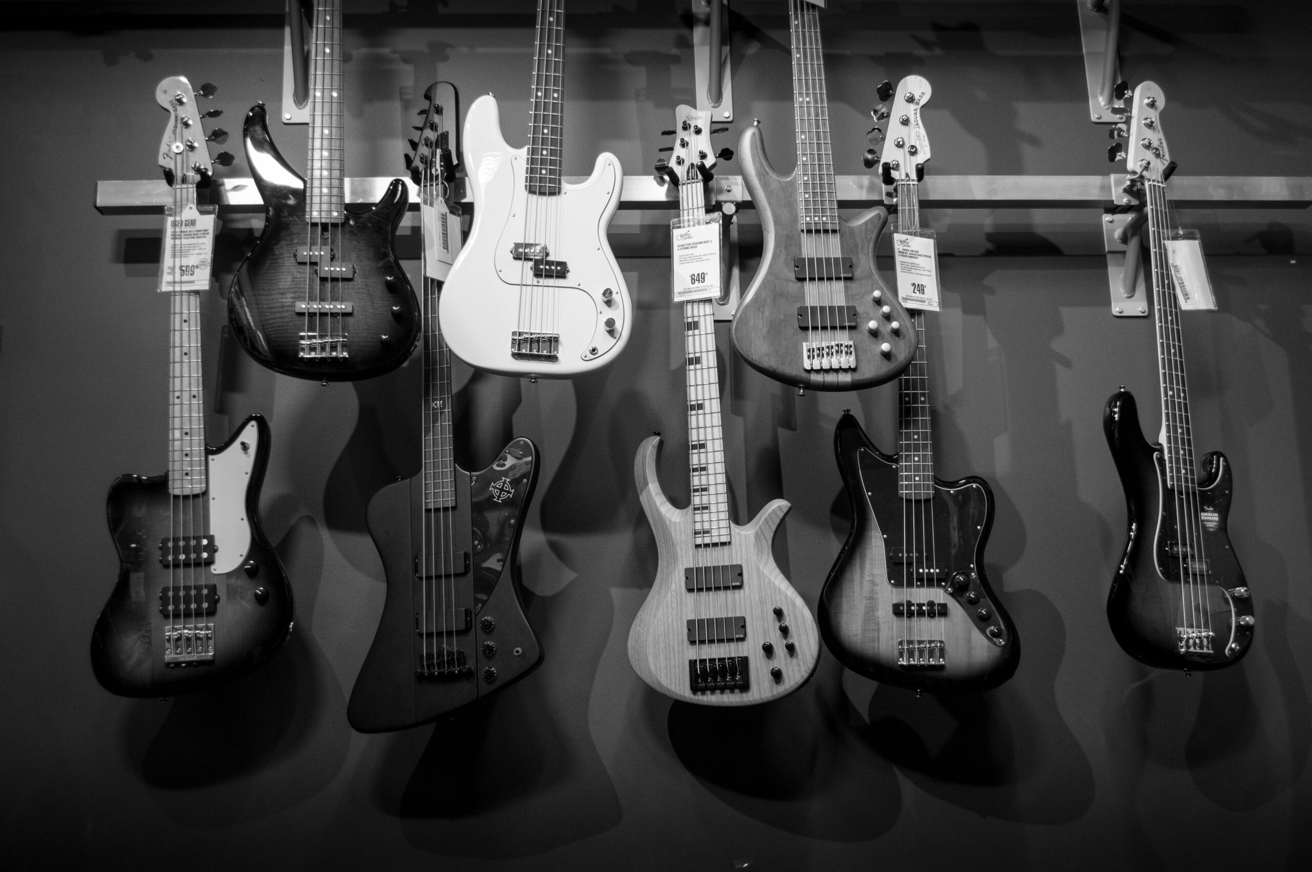 Gitar Bass Elektrik Modern