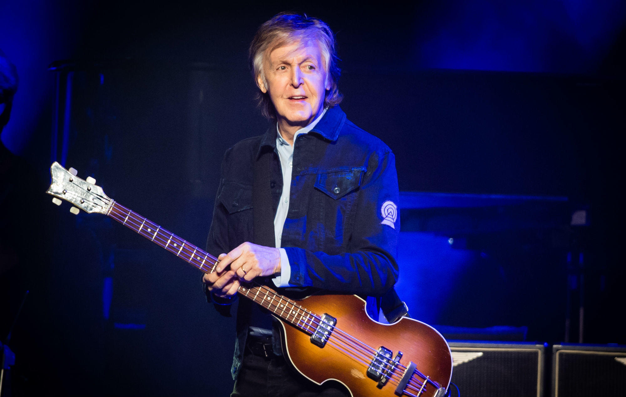 Paul McCartney dan gitar bass yang unik