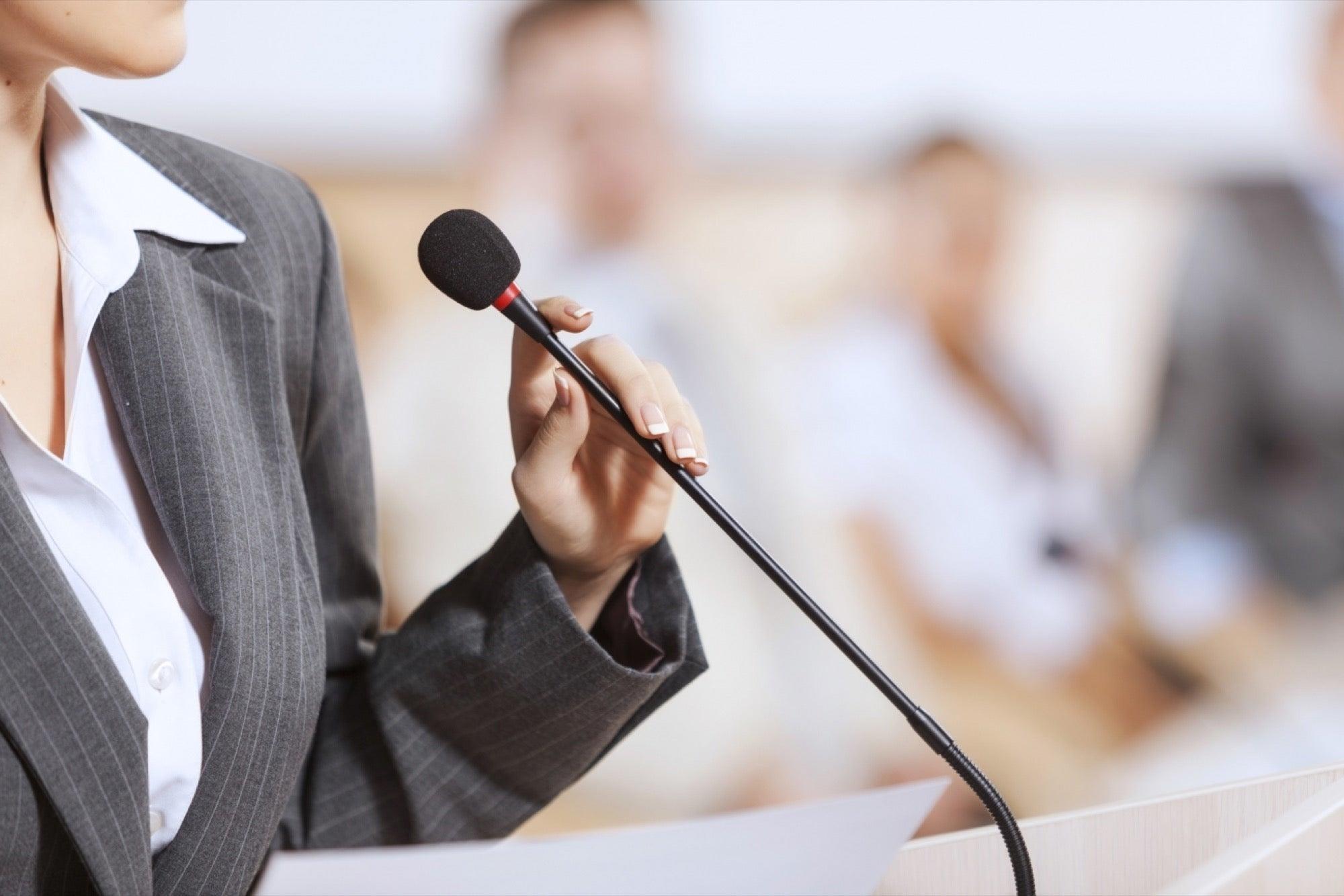 pentingnya public speaking
