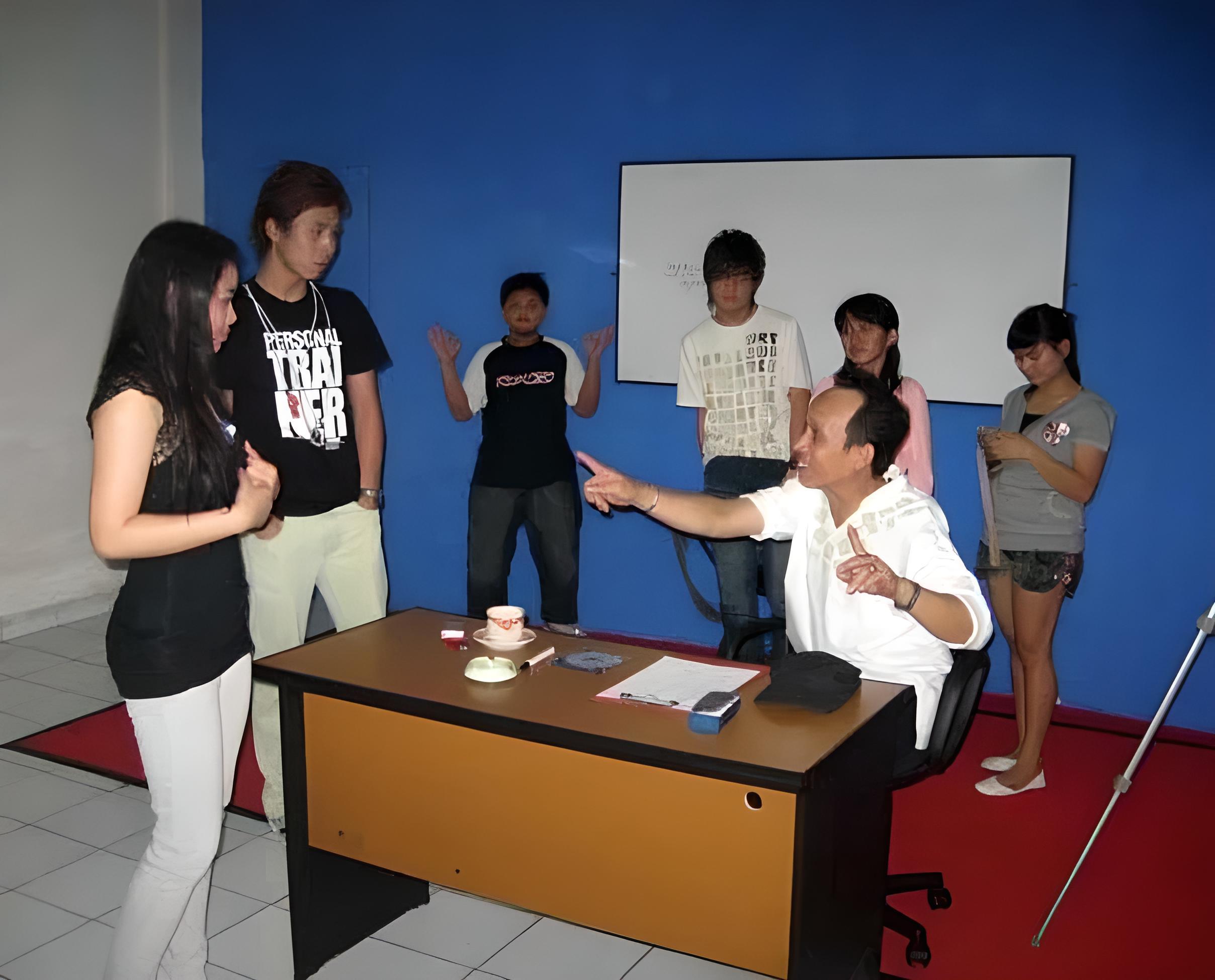 tugas tentor kelas akting