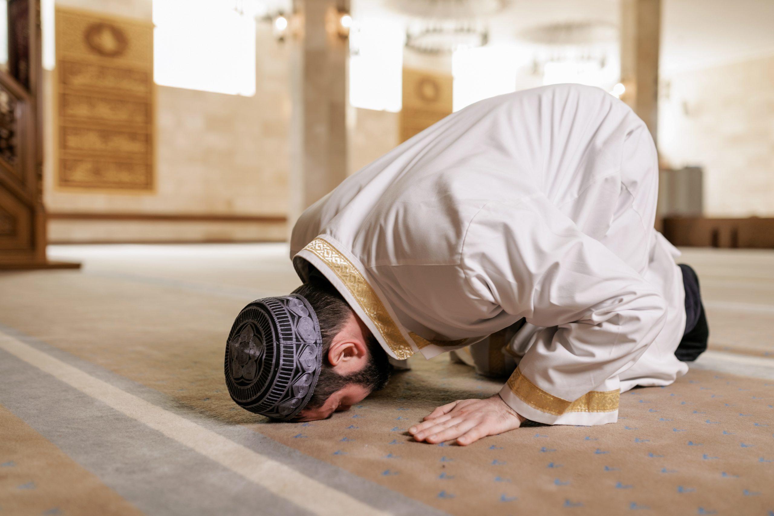 memohon ampunan saat sholat taubat