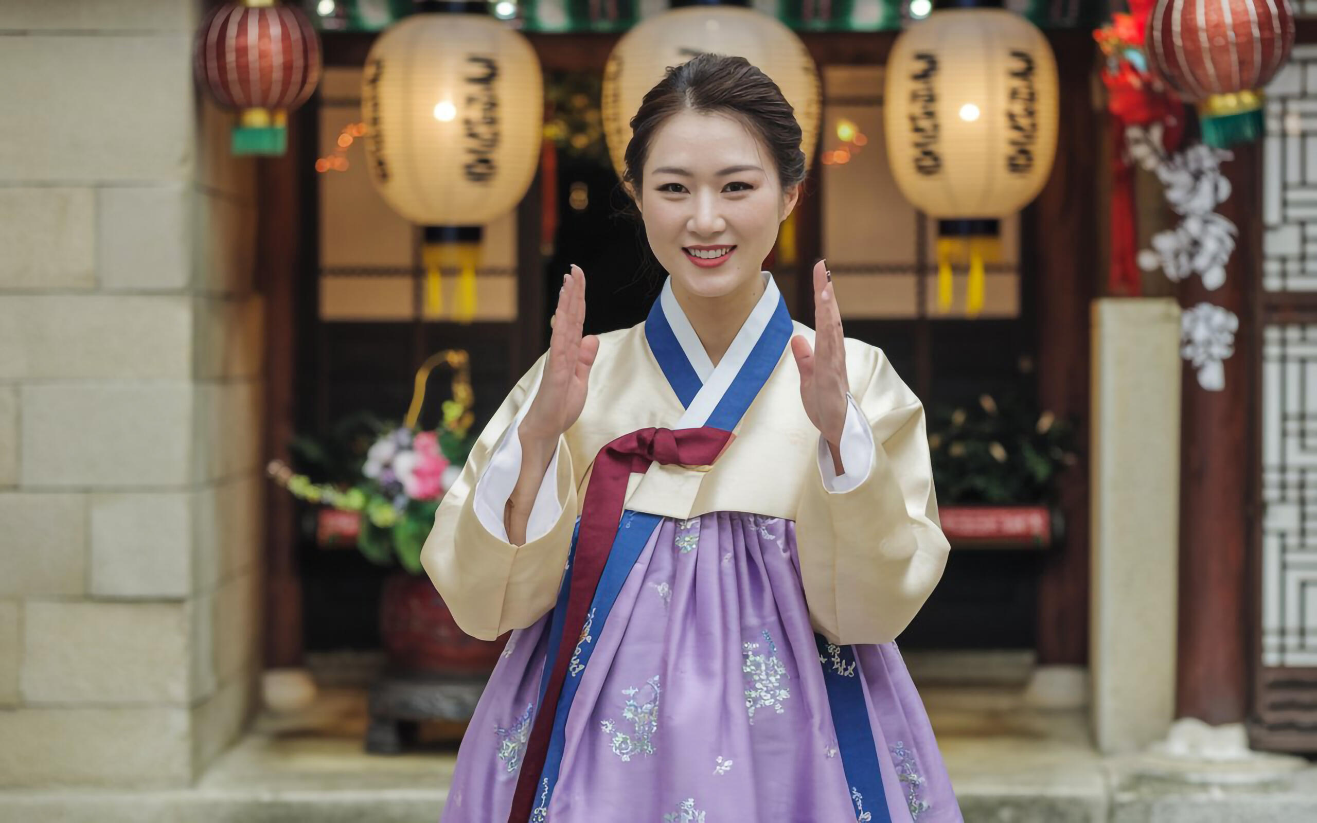 wanita hanbok