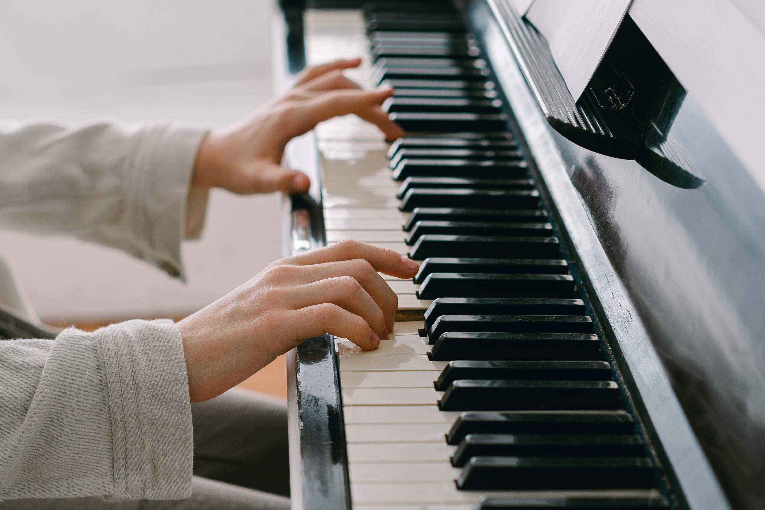 Keyboard merupakan bagian utama dalam cara memainkan organ elektrik; Pexels