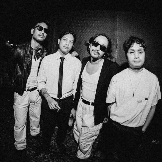 Band Feast Penyanyi lagu Nina