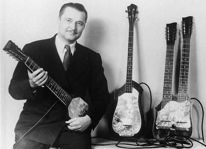 Gitar Bass Elektrik pertama yang diciptakan oleh Paul Tutmarc pada tahun 1930-an