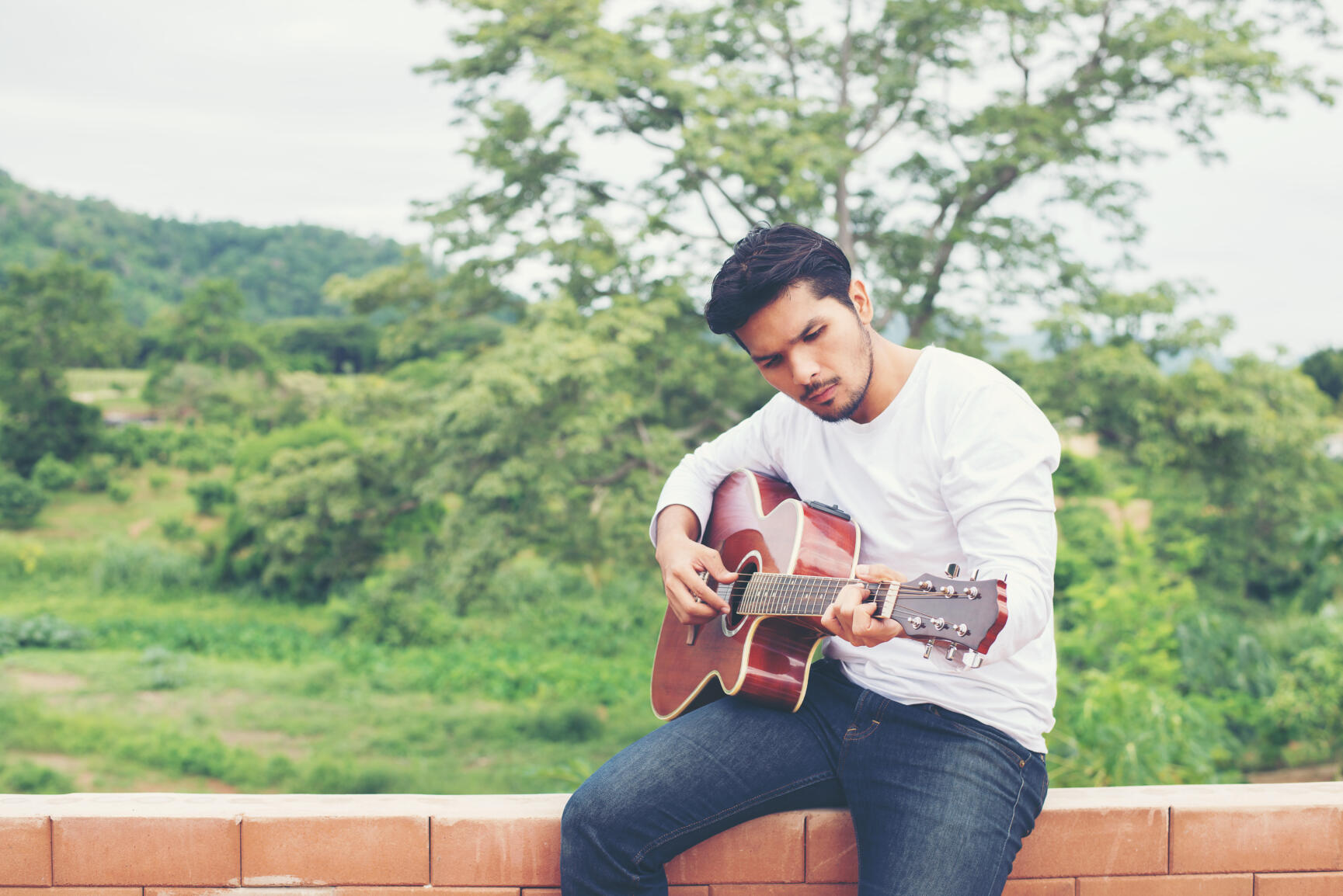 Kunci Gitar Malaysia: 15 Lagu Populer untuk Pemula