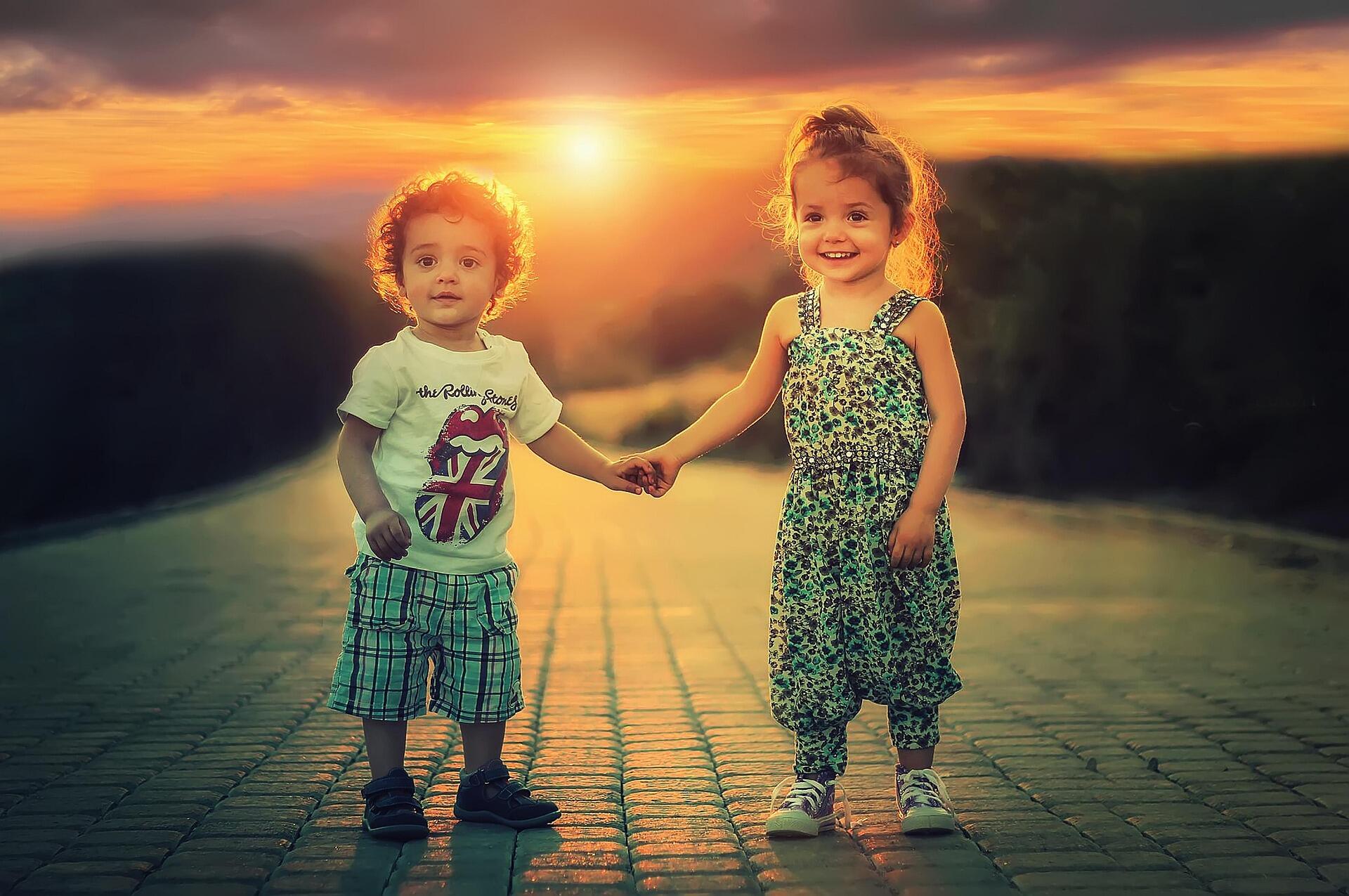 dua anak kecil