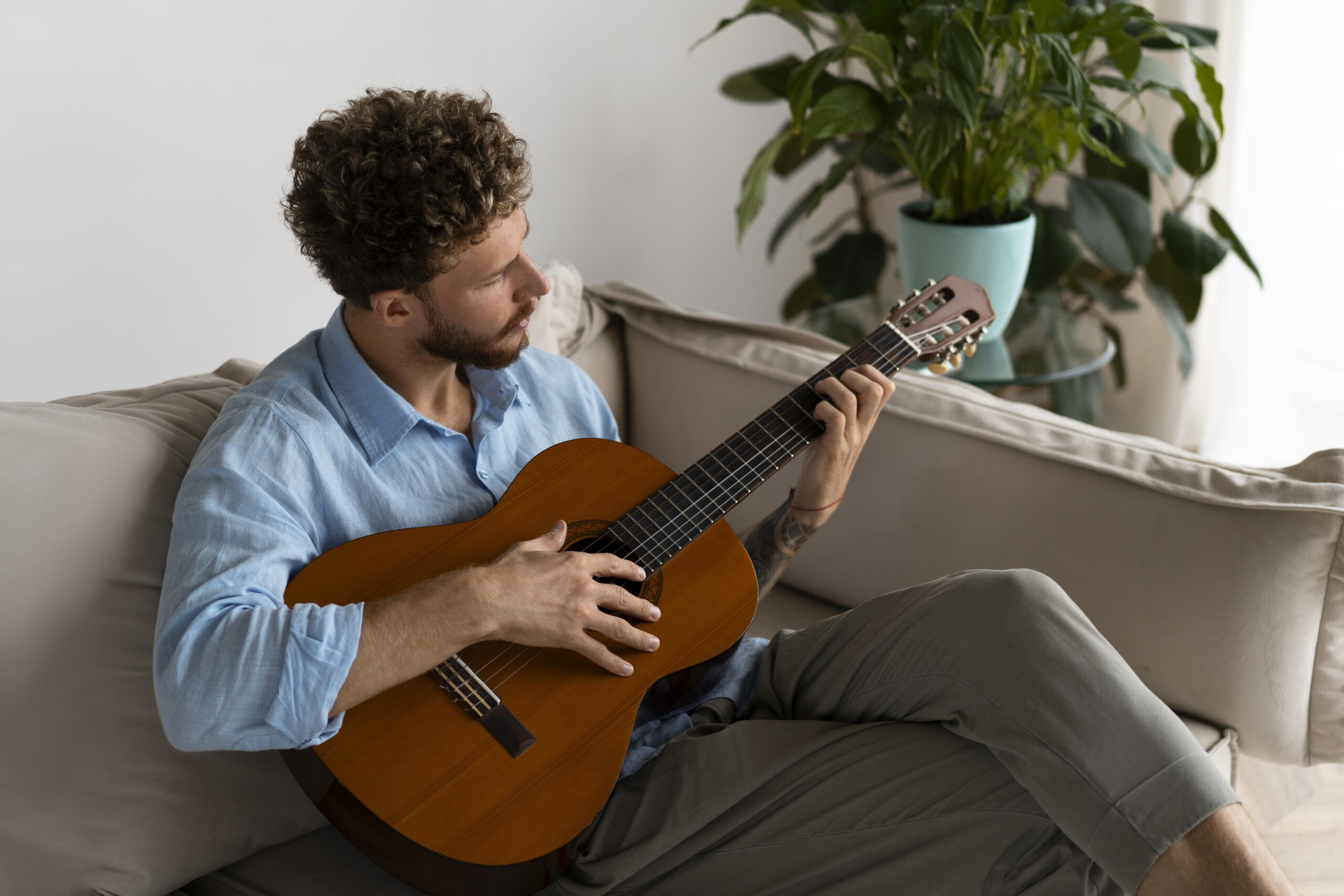 Chord gitar lesung pipi adalah satu chord yang mudah dimaikan karena memiliki tempo yang lembut