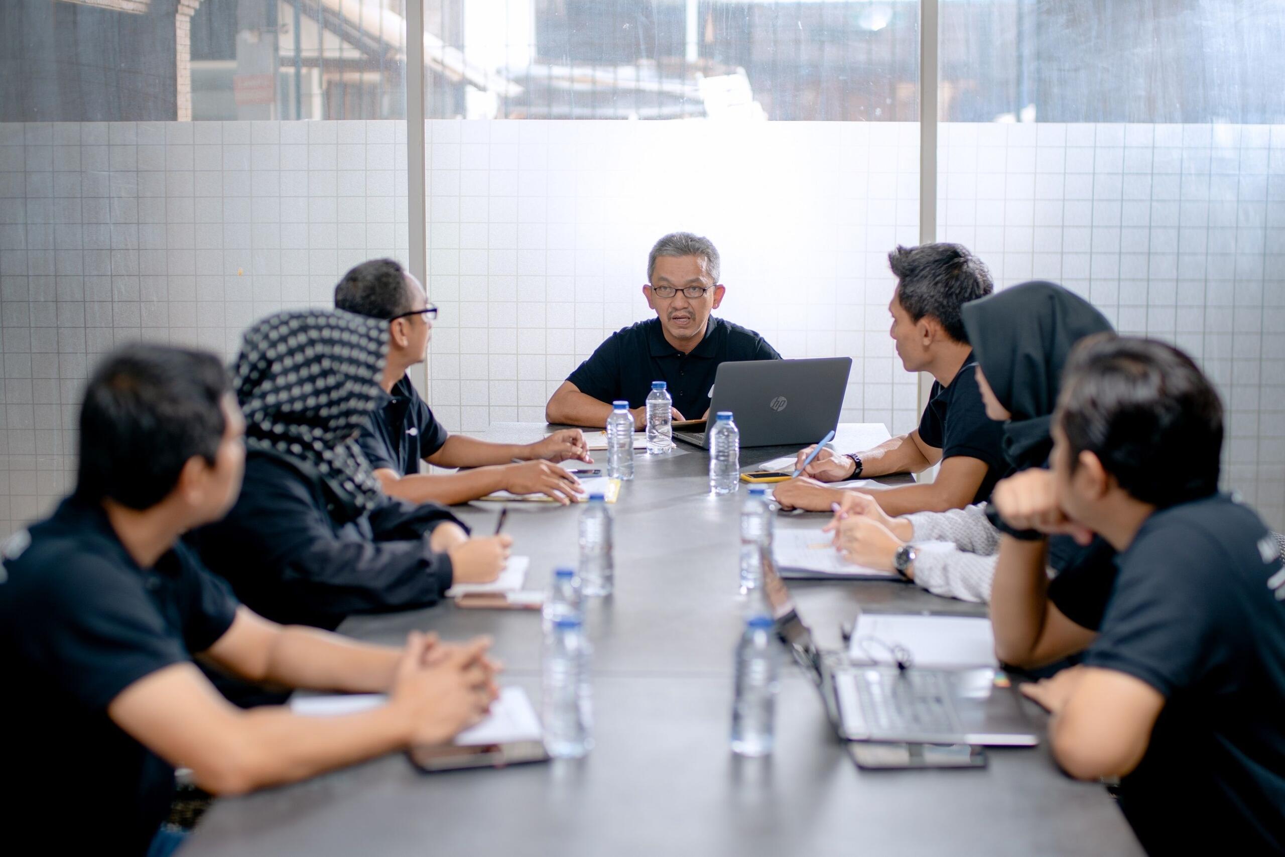 Laporan keuangan yang baik akan membantu para stakeholder dalam pengambilan keputusan; Pexels
