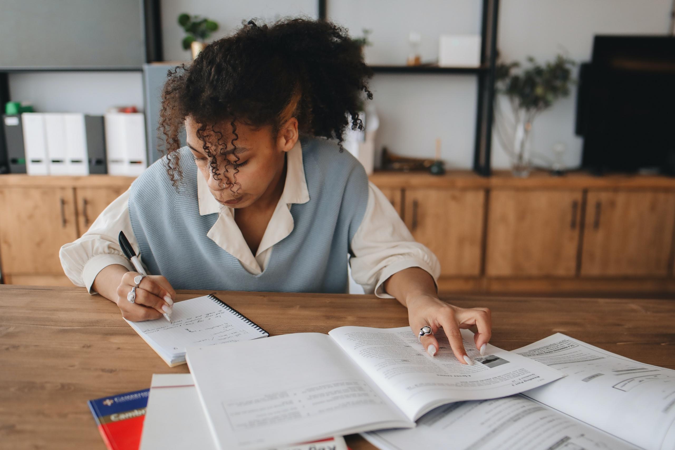 A student learning from the comfort of her own home