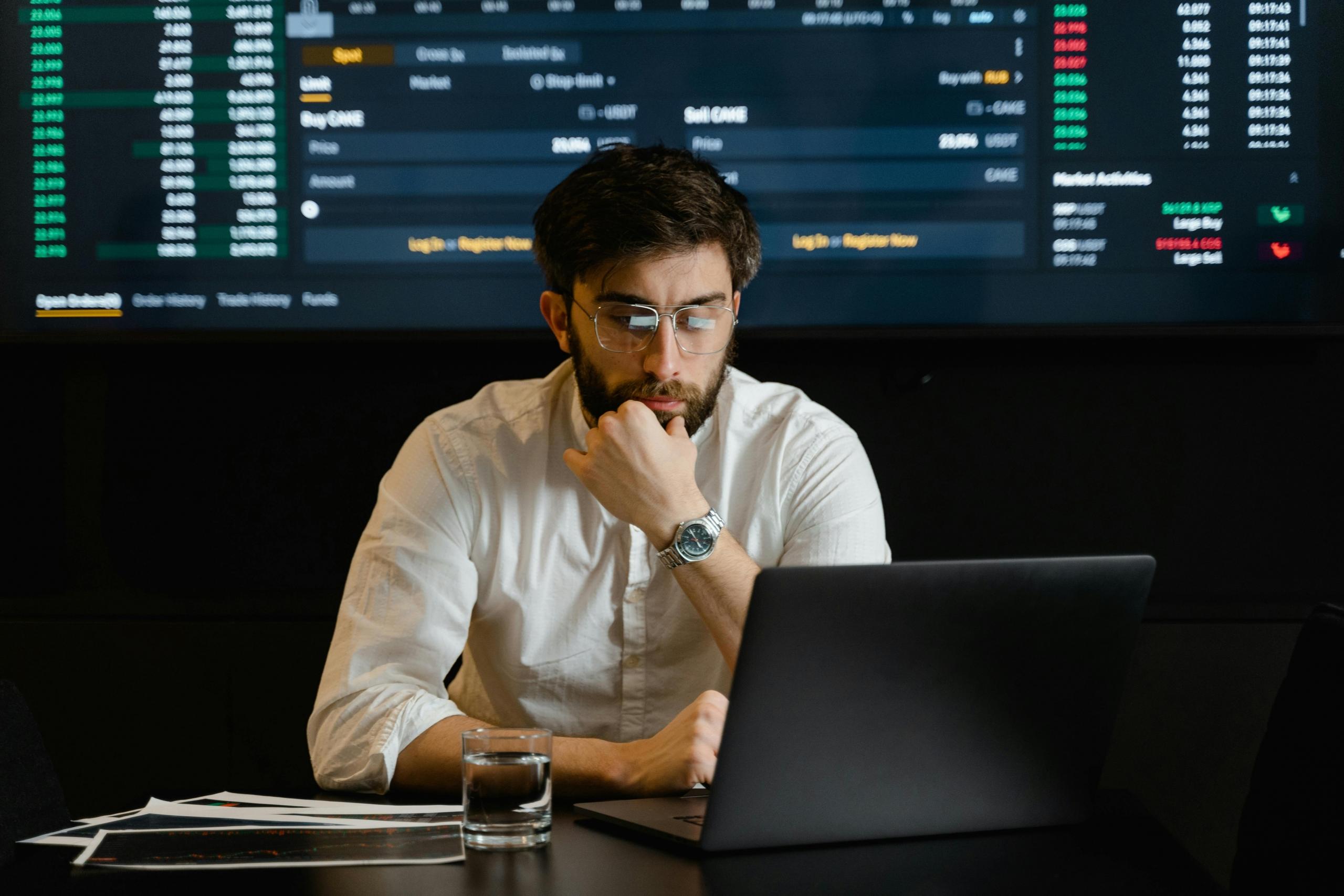 A man buying shares on an online market in Ireland