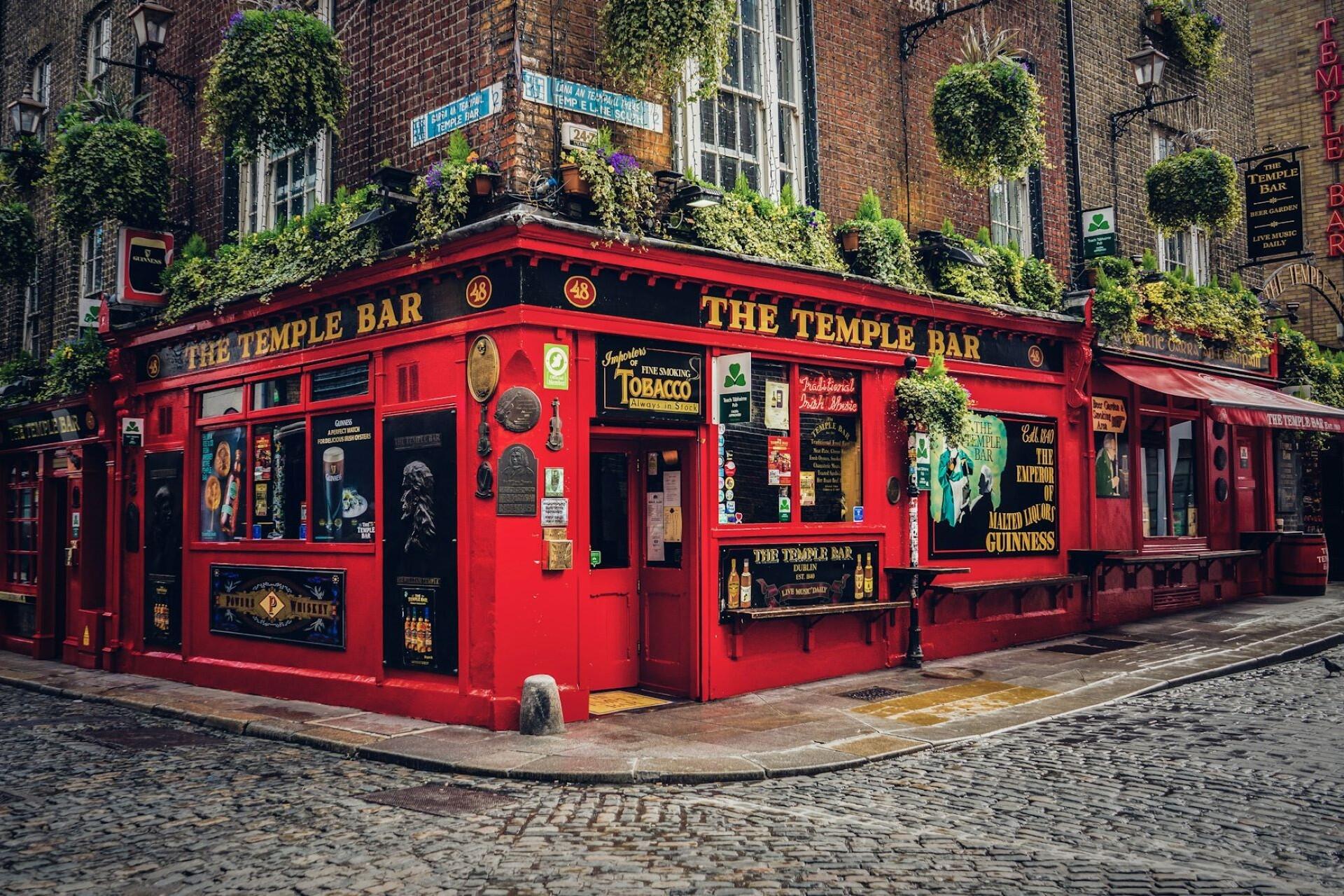 Temple Bar Pub in Dublin, Ireland.