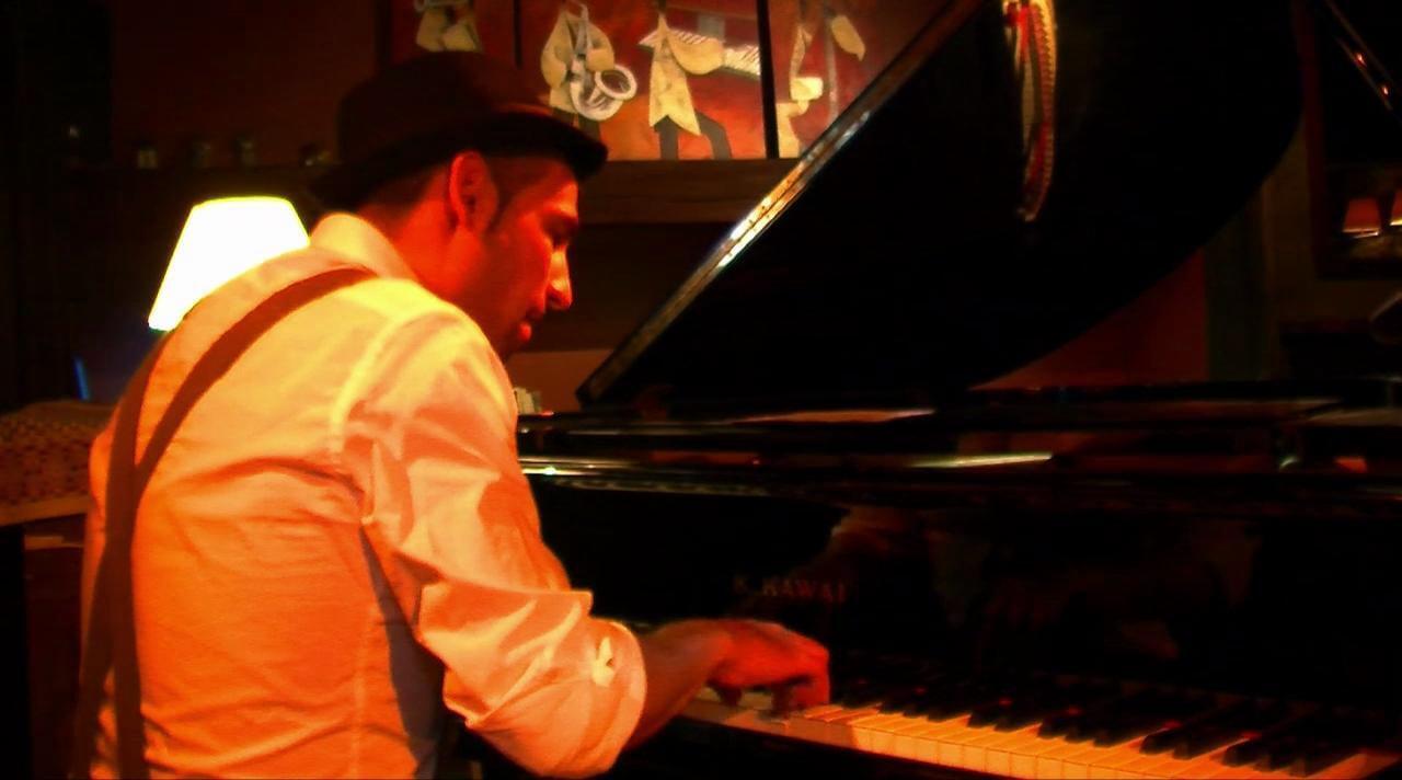 learning pianist
