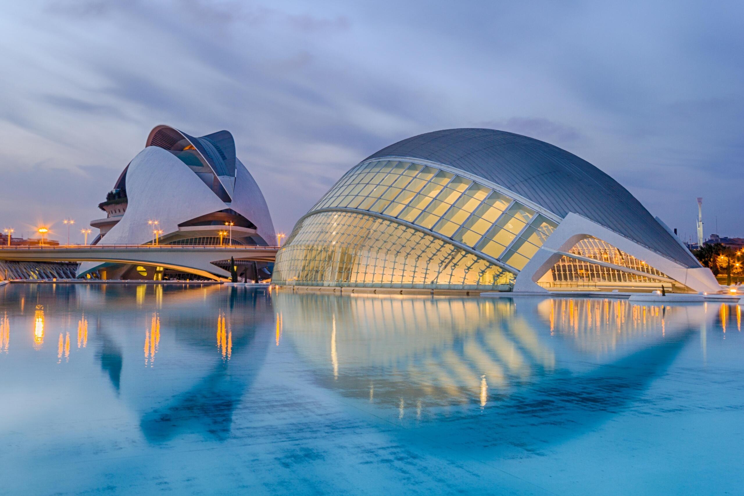 How much do private Spanish tutorials cost?