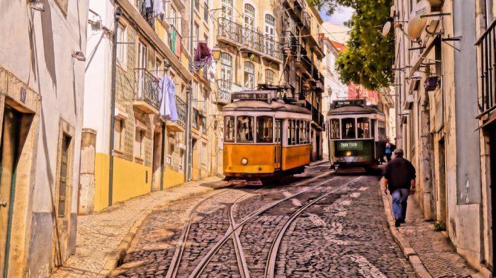 Lots of cities around the world have Portuguese communities