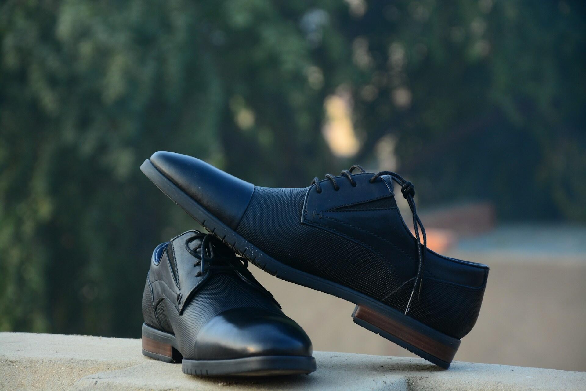 A pair of black shoes.