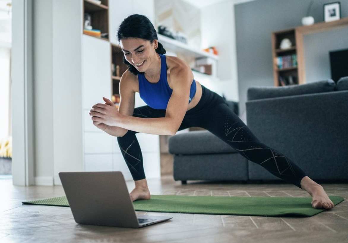 Fitness coach online for home session