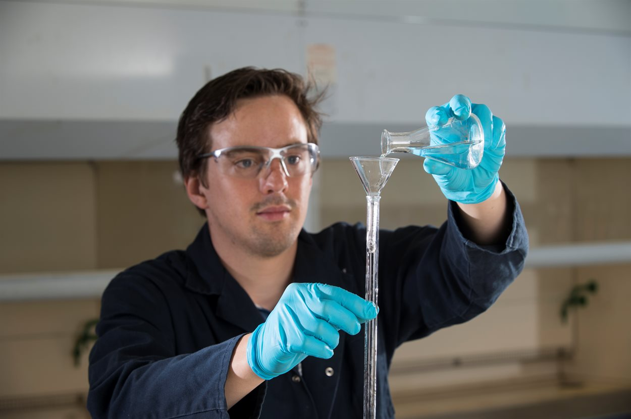 Find chemistry teacher for higher studies