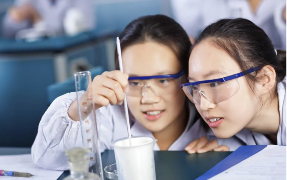 Find chemistry teacher for online class