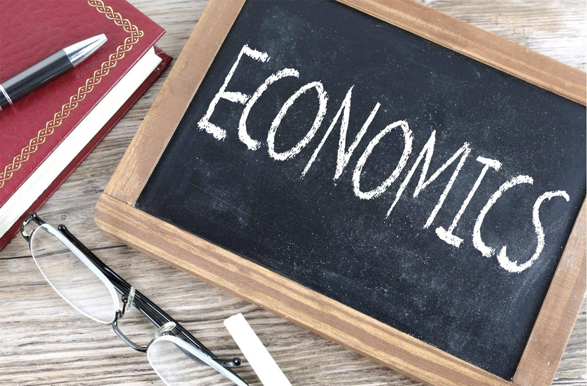 Economics courses online