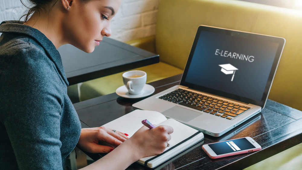 A student learning online