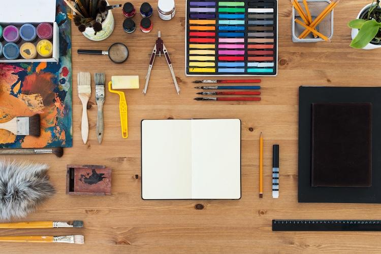 Learn painting via online lesson