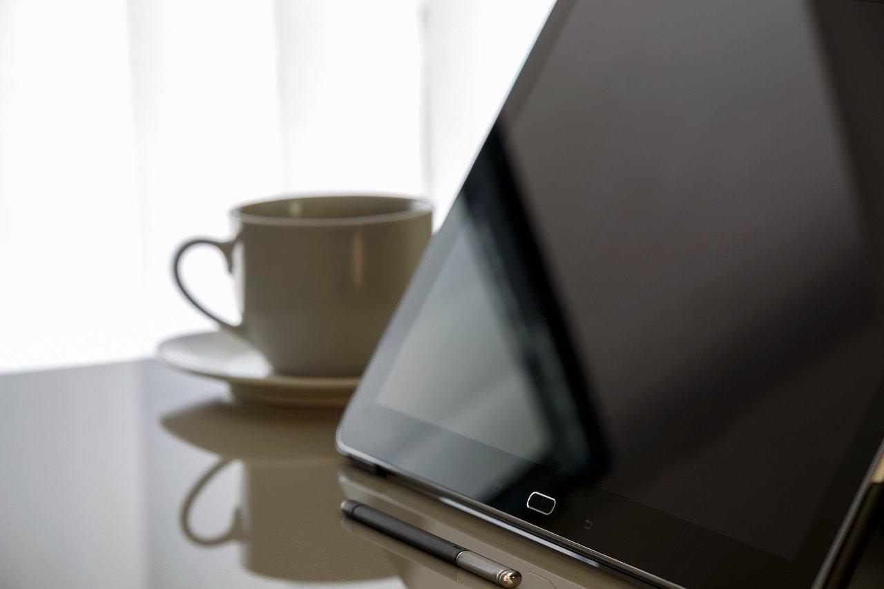 What is an internship report?