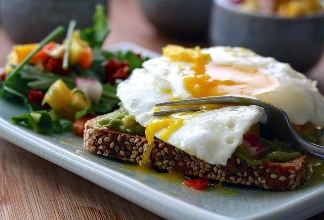 Presenting food