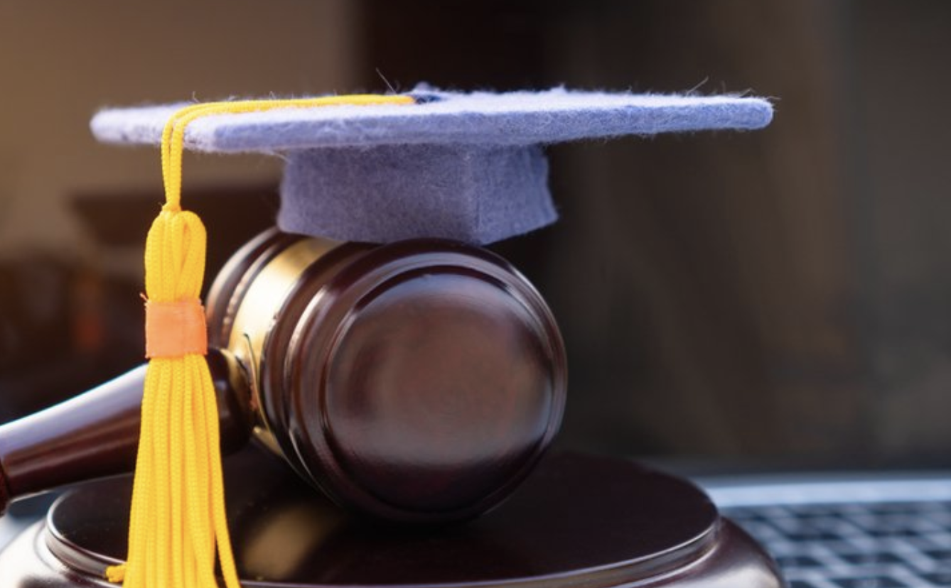 Finding law tutor online