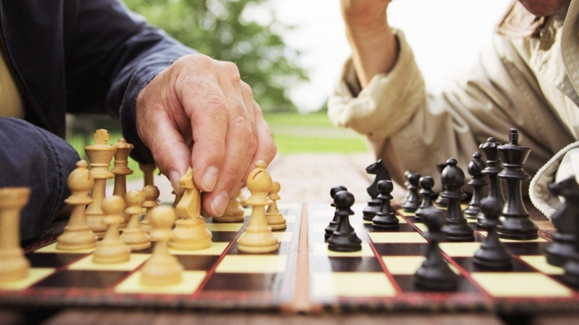 How to find chess tutors new you