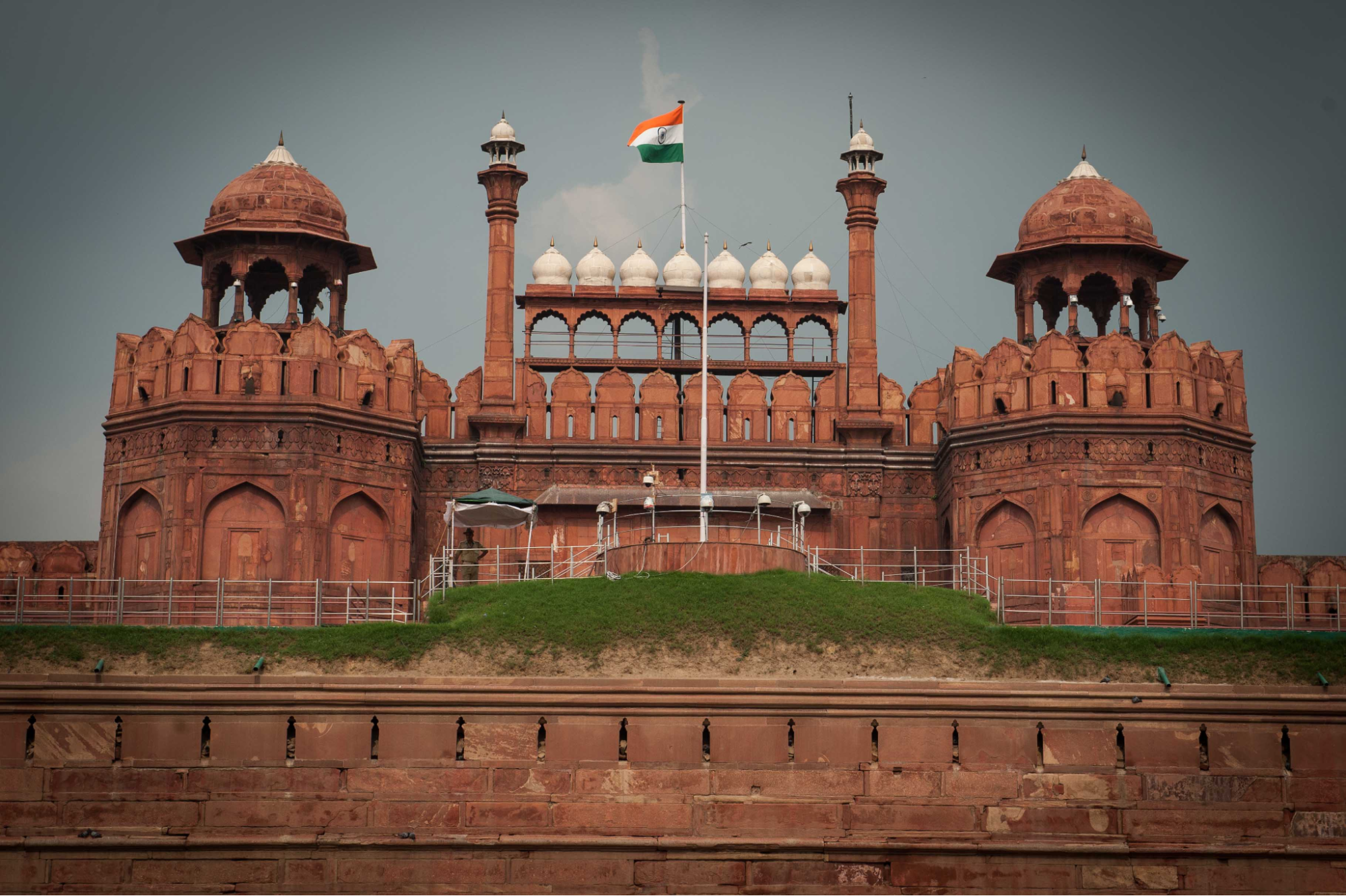 Find the best university in Delhi